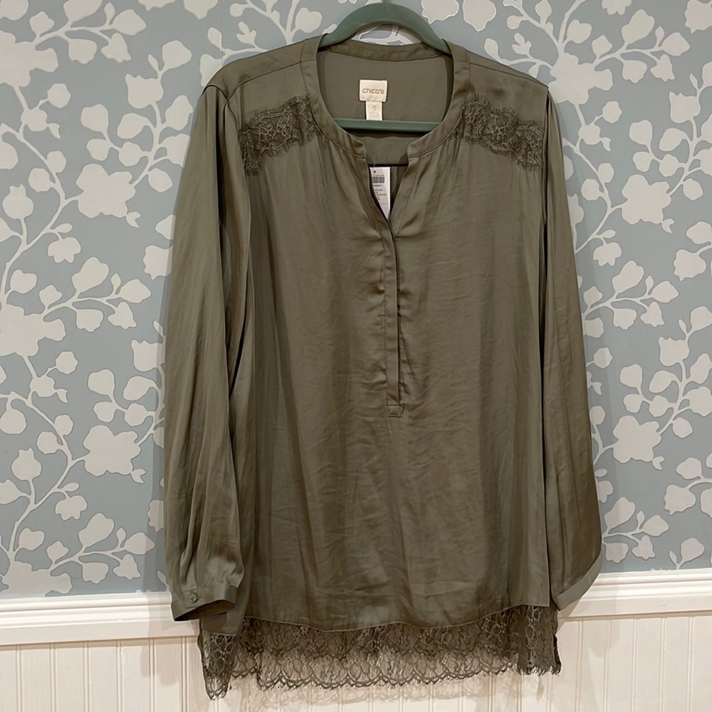 NWT Chico’s size 3 sage green long lace trim top “Lizzie”
